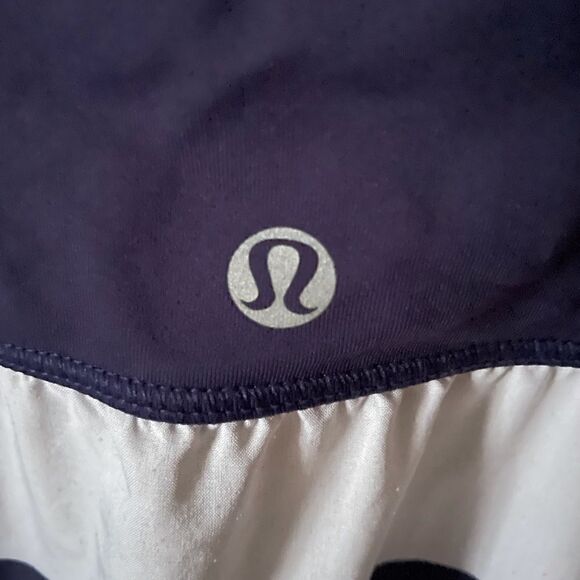 Lululemon white & blue striped tame me tank top size 4 - Picture 4 of 6